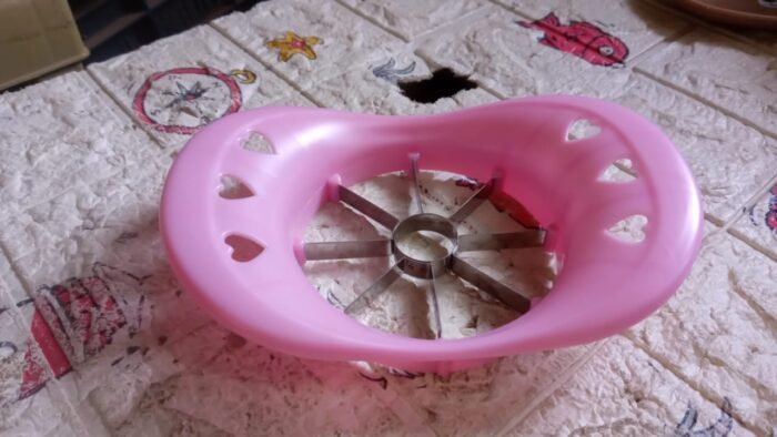 Multi Purpose Fruit Slicer Apple Cutter Regular With 8 Stainless Steel Blades Apple Slicer (1 Pc) - Image 7